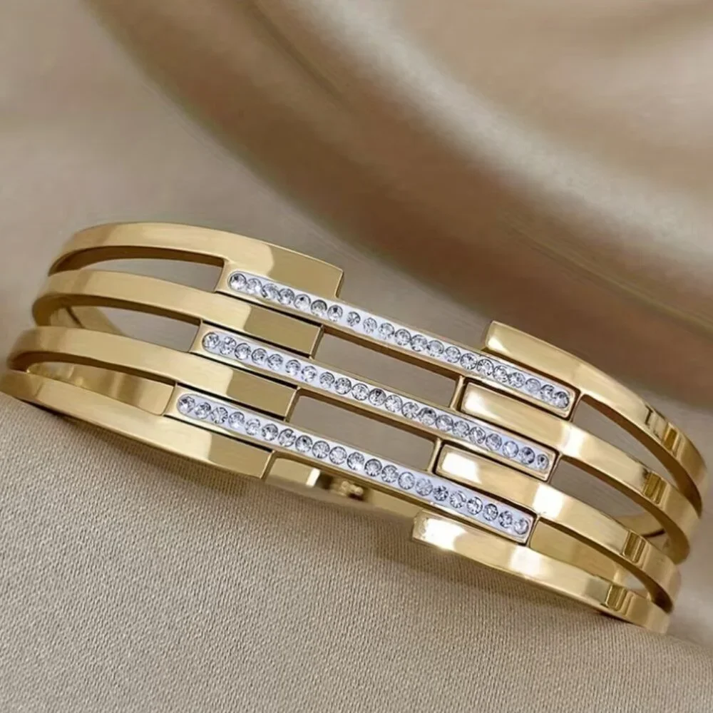 Multi-layer line with wide edition 18K Gold Plated Stainless Steel Bracelet